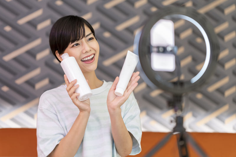 TikTokとは?ビジネス活用すべき5つの理由と成功事例を紹介