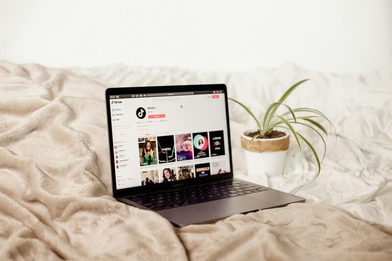 TikTok予約投稿のやり方を徹底解説|スマホ・PC対応・編集や削除の方法も紹介
