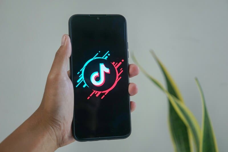 TikTok予約投稿のやり方を徹底解説|スマホ・PC対応・編集や削除の方法も紹介